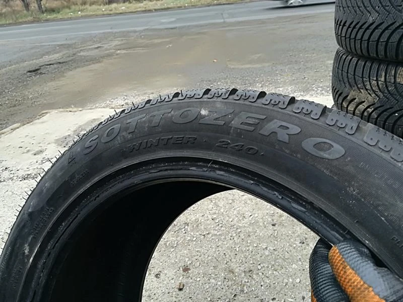 Гуми Зимни 285/40R19, снимка 5 - Гуми и джанти - 23684824