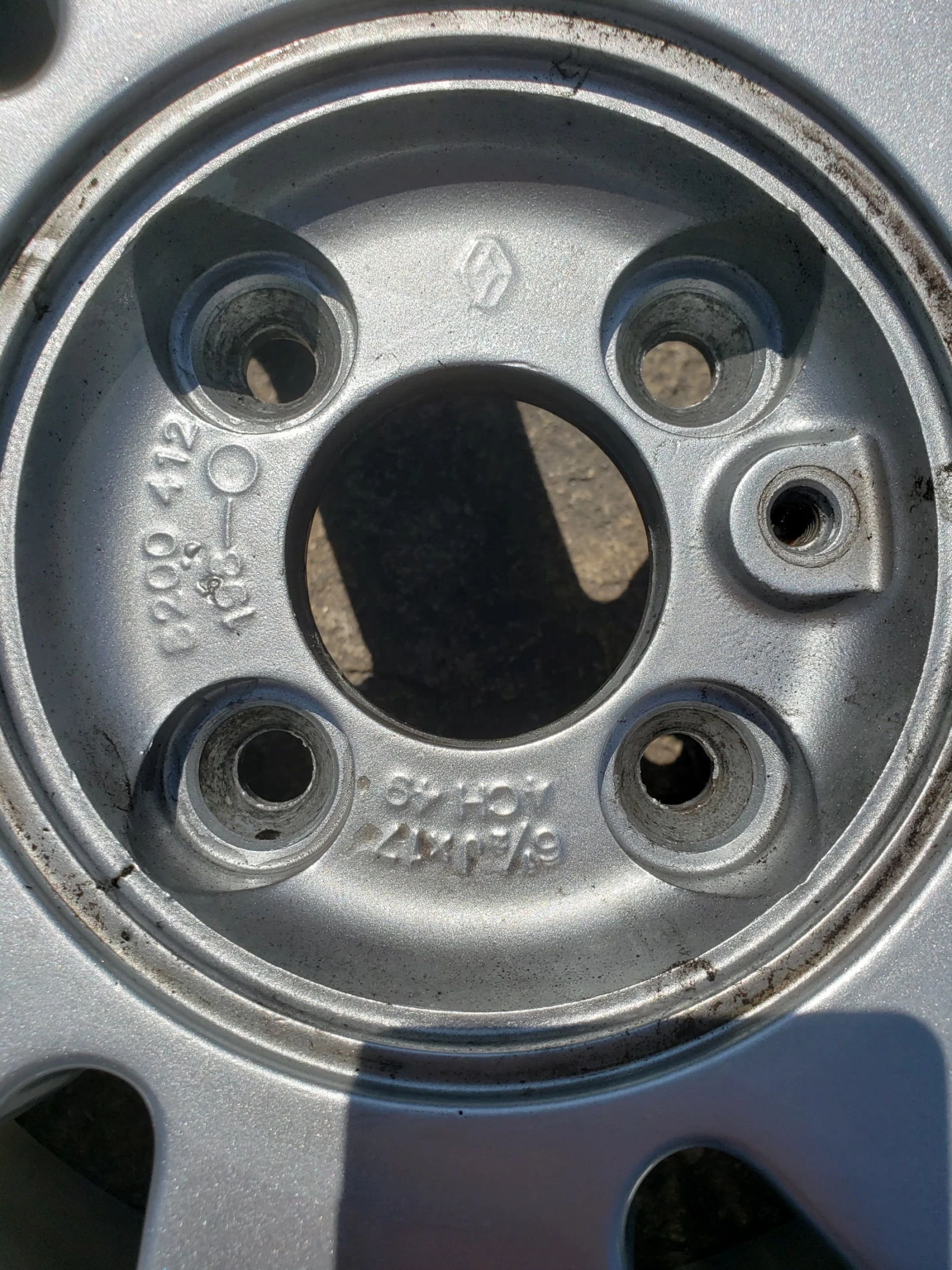 Джанти за Renault, снимка 9 - Гуми и джанти - 54995739