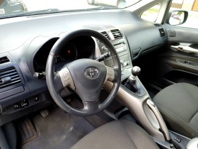 Toyota Auris 2.2D Keyless, снимка 14 - Автомобили и джипове - 44327333