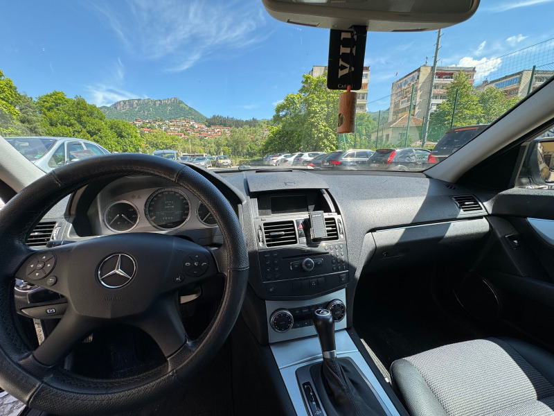 Mercedes-Benz C 220, снимка 12 - Автомобили и джипове - 46040481