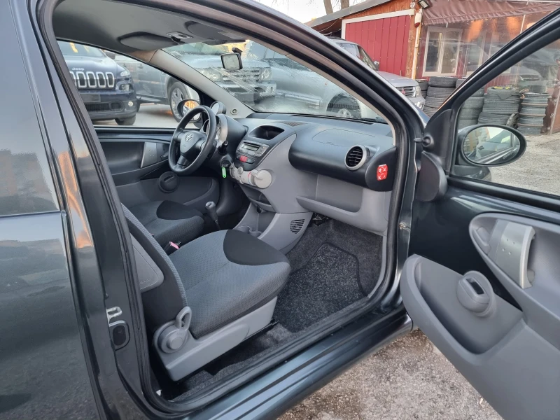 Toyota Aygo 1.4 HDI, снимка 14 - Автомобили и джипове - 48386959