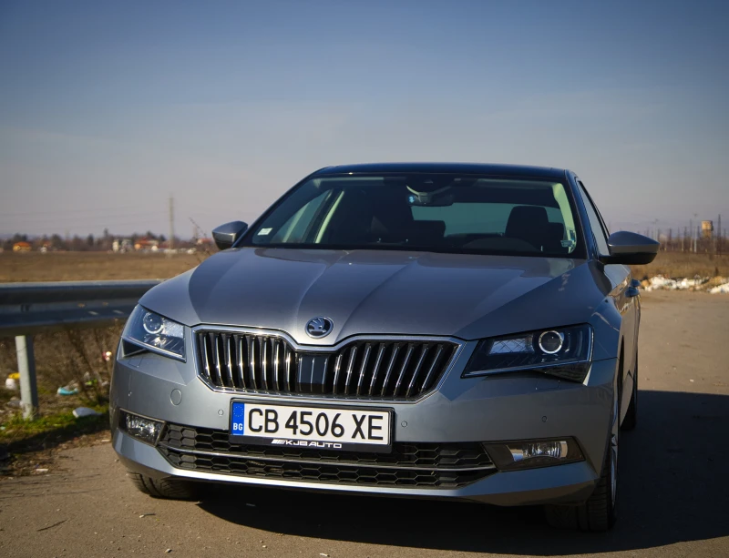 Skoda Superb Executive, снимка 2 - Автомобили и джипове - 49024742