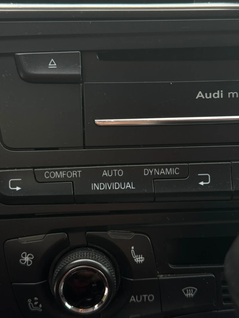 Audi A4 3.0TDI* DIS* ALCANTAR* KEYLESS* B&O, DRIVE SELECT*, снимка 11 - Автомобили и джипове - 52637378