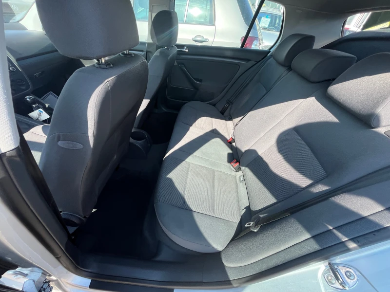 VW Golf 1.6 БЕНЗИН 102к.с, снимка 8 - Автомобили и джипове - 51484657