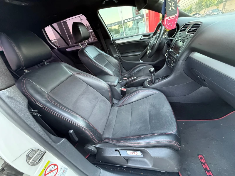 VW Golf 240кС* Rline* БАРТЕР* УНИКАТ* , снимка 8 - Автомобили и джипове - 51619541