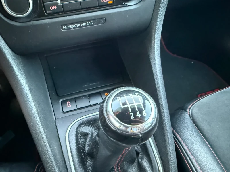 VW Golf 240кС* Rline* БАРТЕР* УНИКАТ* , снимка 12 - Автомобили и джипове - 51619541