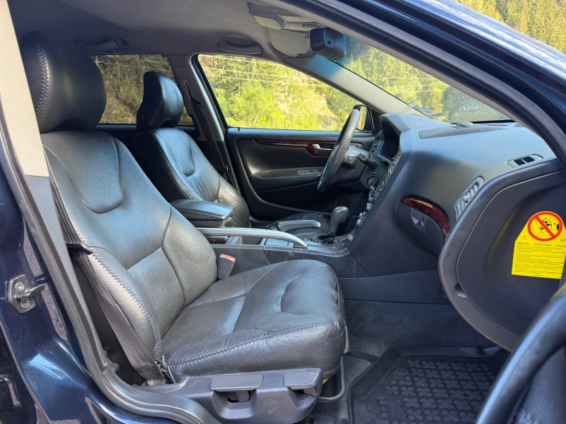 Volvo Xc70 D5 AWD , снимка 9 - Автомобили и джипове - 51968678