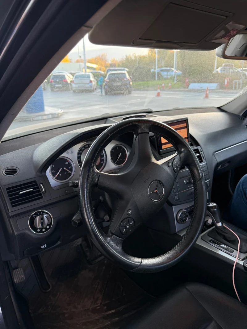 Mercedes-Benz C 320, снимка 10 - Автомобили и джипове - 52314914