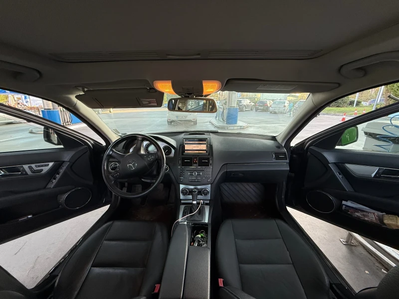 Mercedes-Benz C 320, снимка 11 - Автомобили и джипове - 52314914
