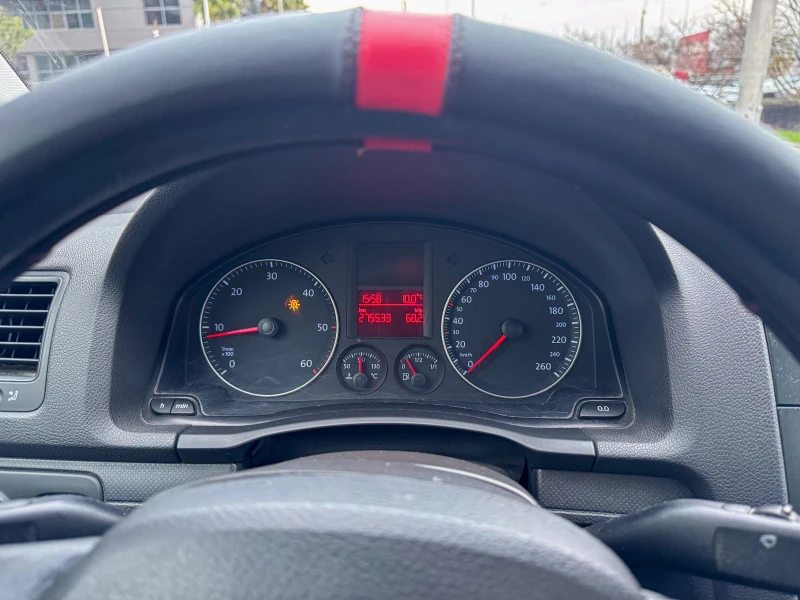 VW Golf 1.9 TDI , снимка 12 - Автомобили и джипове - 52683941