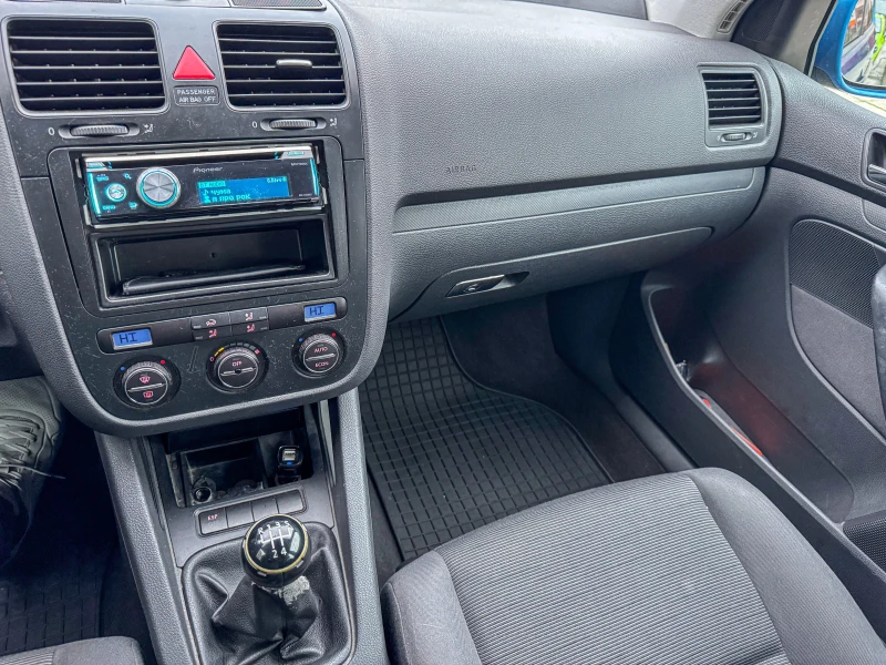 VW Golf 1.9 TDI , снимка 13 - Автомобили и джипове - 52683941