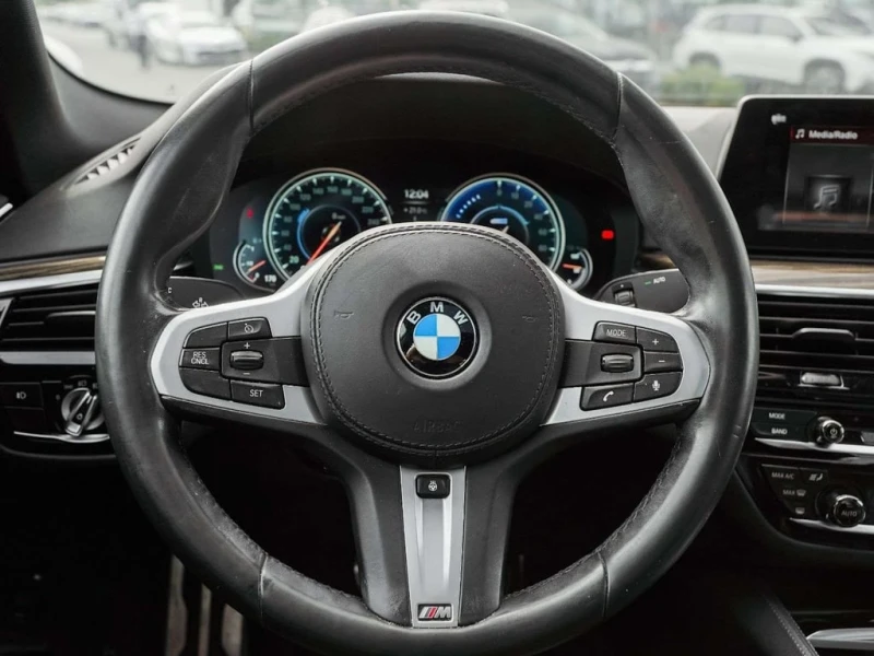 BMW 530E * xDrive * CARFAX * БЕЗ ПЪРВОНАЧАЛНА ВНОСКА, снимка 14 - Автомобили и джипове - 53214034