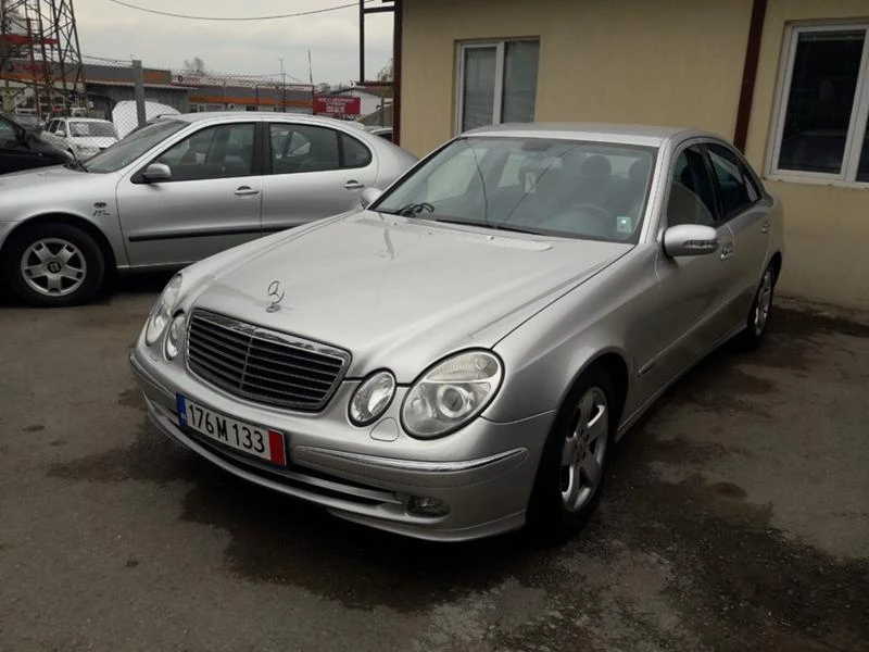 Mercedes-Benz E 320 Avantgarde, снимка 6 - Автомобили и джипове - 35336272