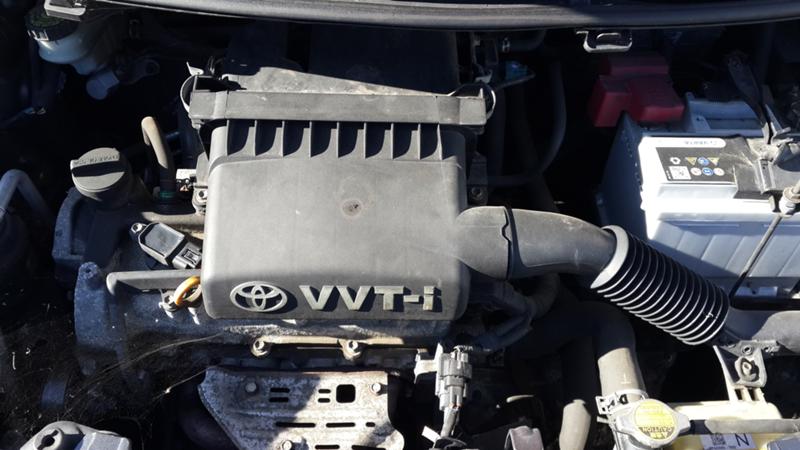 Toyota Yaris 1.3 VVTi, снимка 16 - Автомобили и джипове - 26894850
