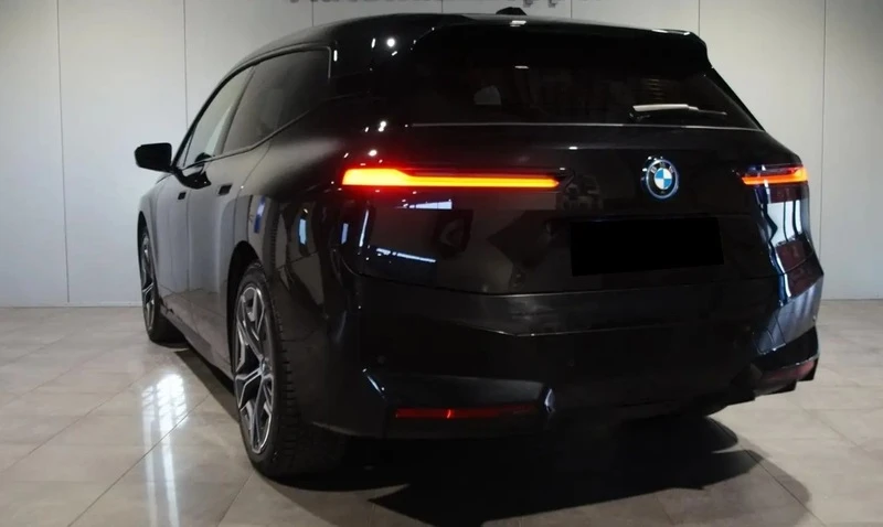 BMW iX  40 xDrive Sportpaket, снимка 3 - Автомобили и джипове - 54781635