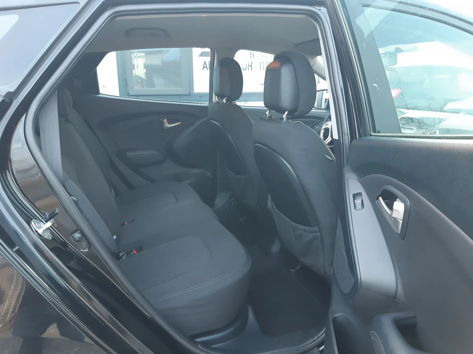 Hyundai IX35 КАТО НОВ, снимка 13 - Автомобили и джипове - 49441040