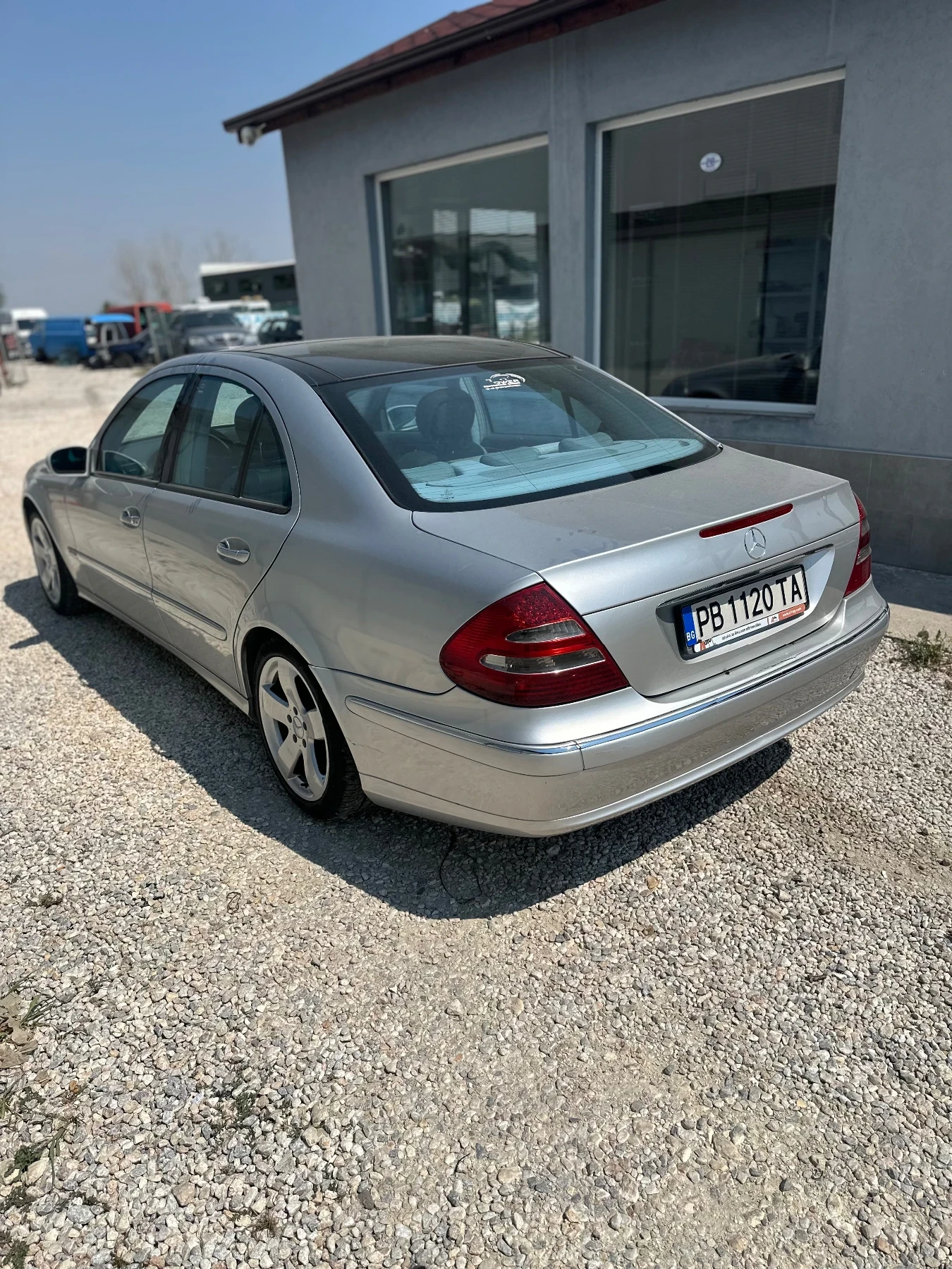 Mercedes-Benz E 270 Ръчка  - изображение 6
