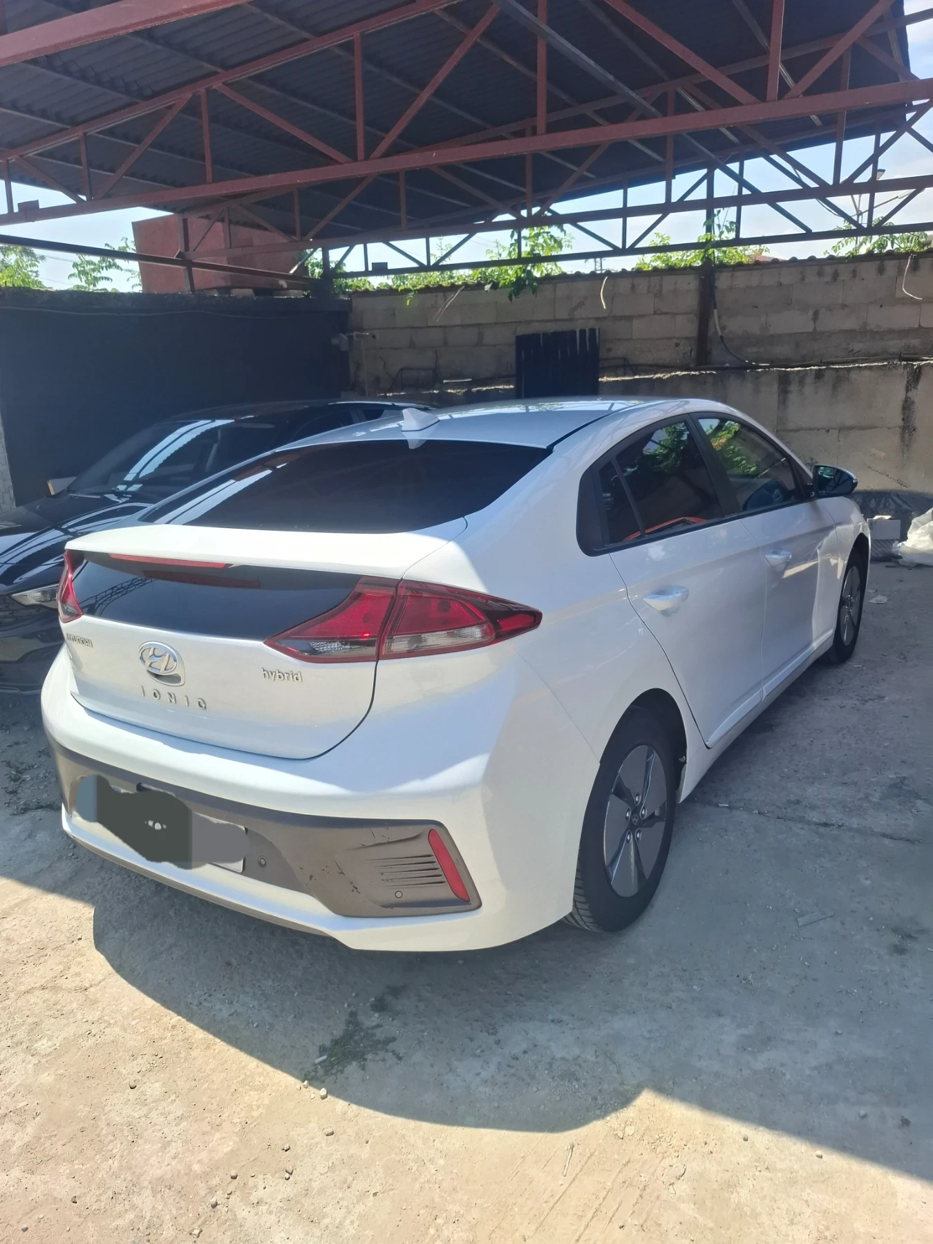 Hyundai Ioniq 1.6i hybrid - изображение 3