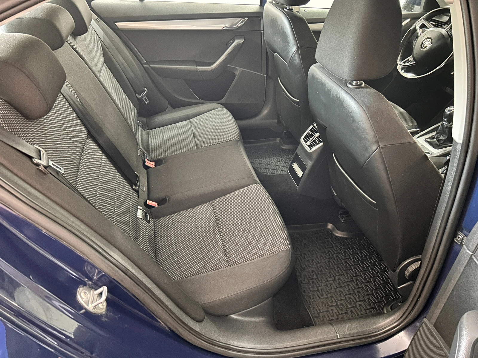 Skoda Octavia 1.6 TDI - изображение 10