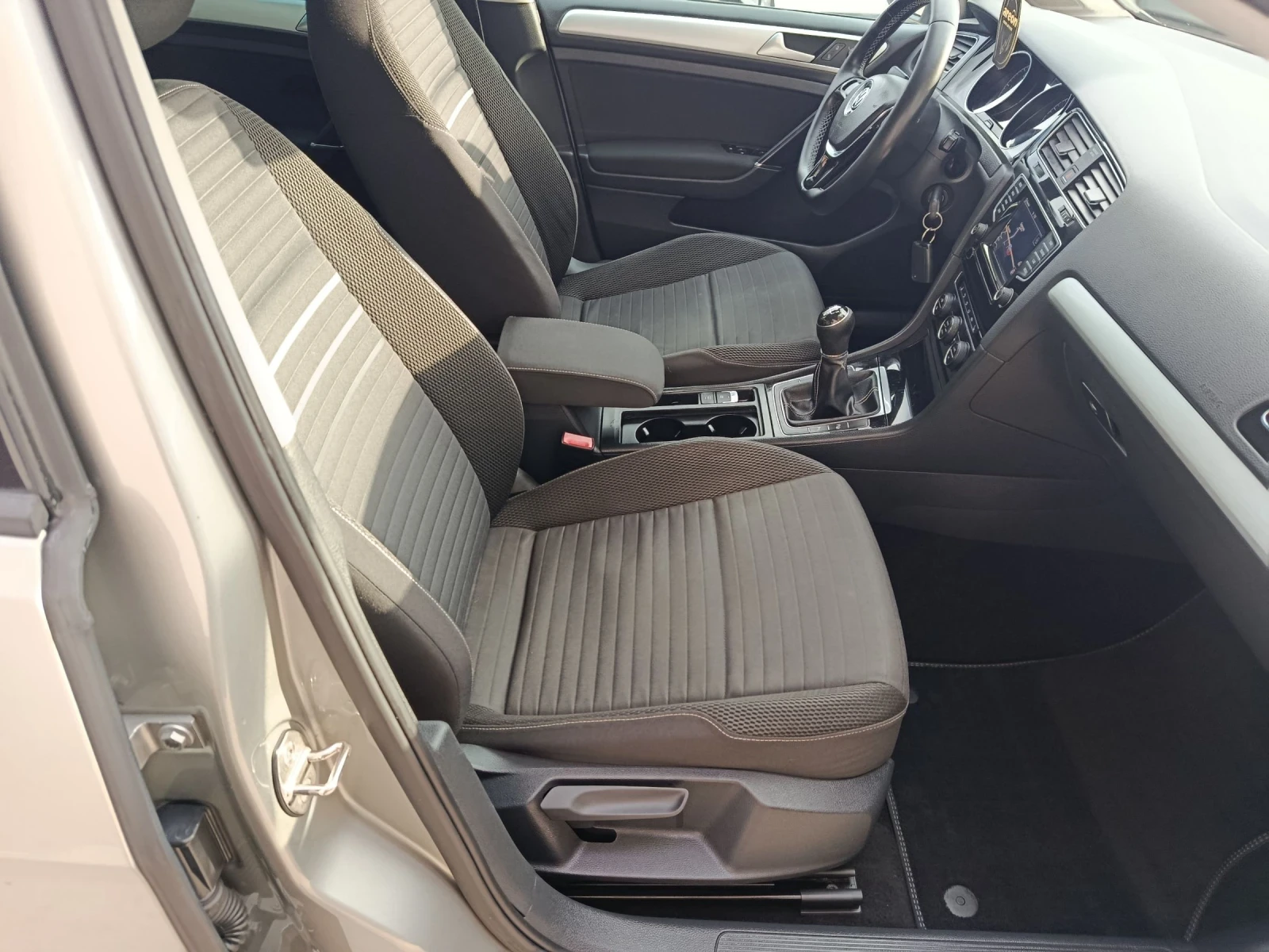 VW Golf 1.6TDI EURO6 NAVI CUP - изображение 10