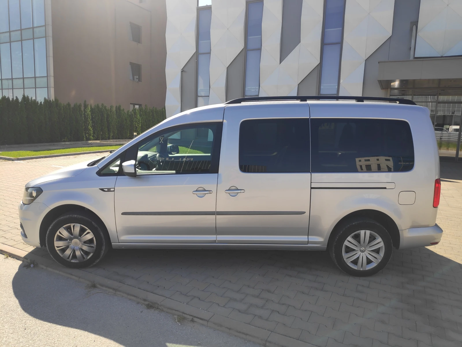 VW Caddy MAXI 6+ 1 - изображение 3