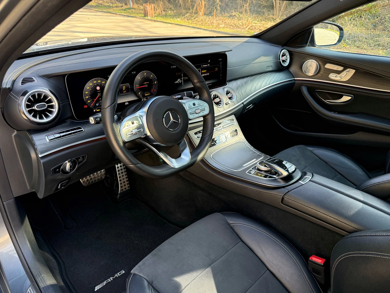 Mercedes-Benz E 220 4MATIC* PANO* CAM360* DIST* AMG-LINE* 9G* , снимка 6 - Автомобили и джипове - 53891410