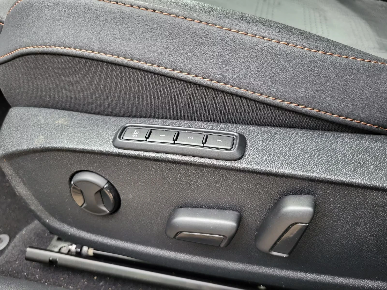 Cupra Formentor 2.0TSI/333HP/VZ/4DRIVE/DSG/PANO/CAM/MEMO/LED/947g, снимка 12 - Автомобили и джипове - 53898670