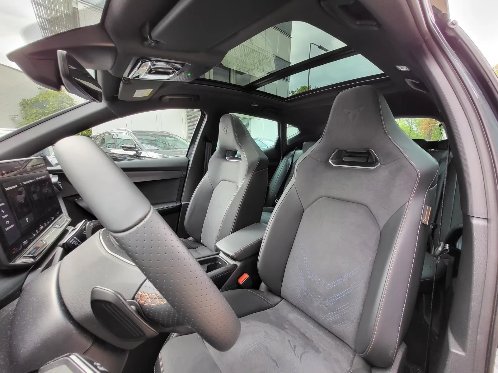 Cupra Formentor 2.0TSI/333HP/VZ/4DRIVE/DSG/PANO/CAM/MEMO/LED/947g, снимка 6 - Автомобили и джипове - 53898670