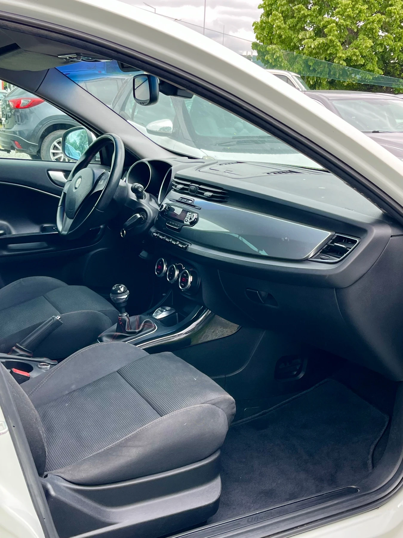 Alfa Romeo Giulietta 1.4 Turbo MultiAir, снимка 5 - Автомобили и джипове - 54580468