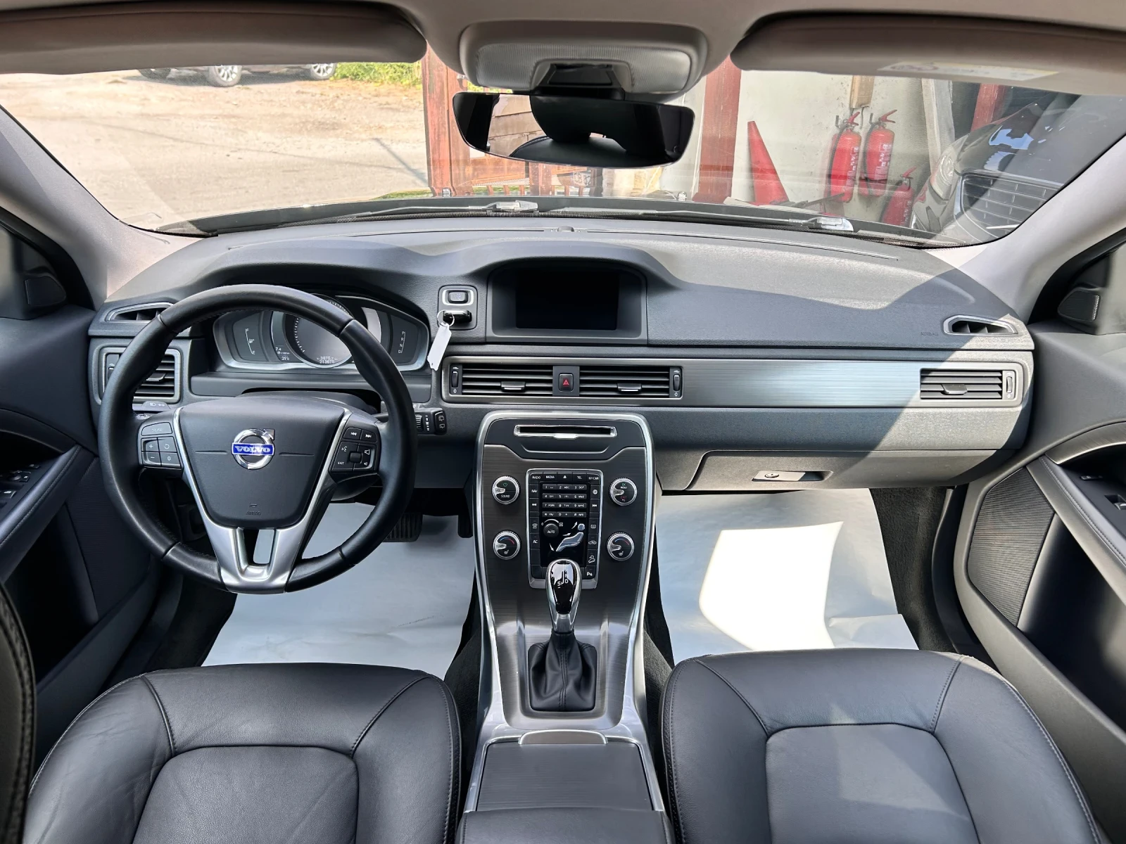 Volvo Xc70 2.4d4 Momentum AWD EURO 6B, снимка 8 - Автомобили и джипове - 55601557