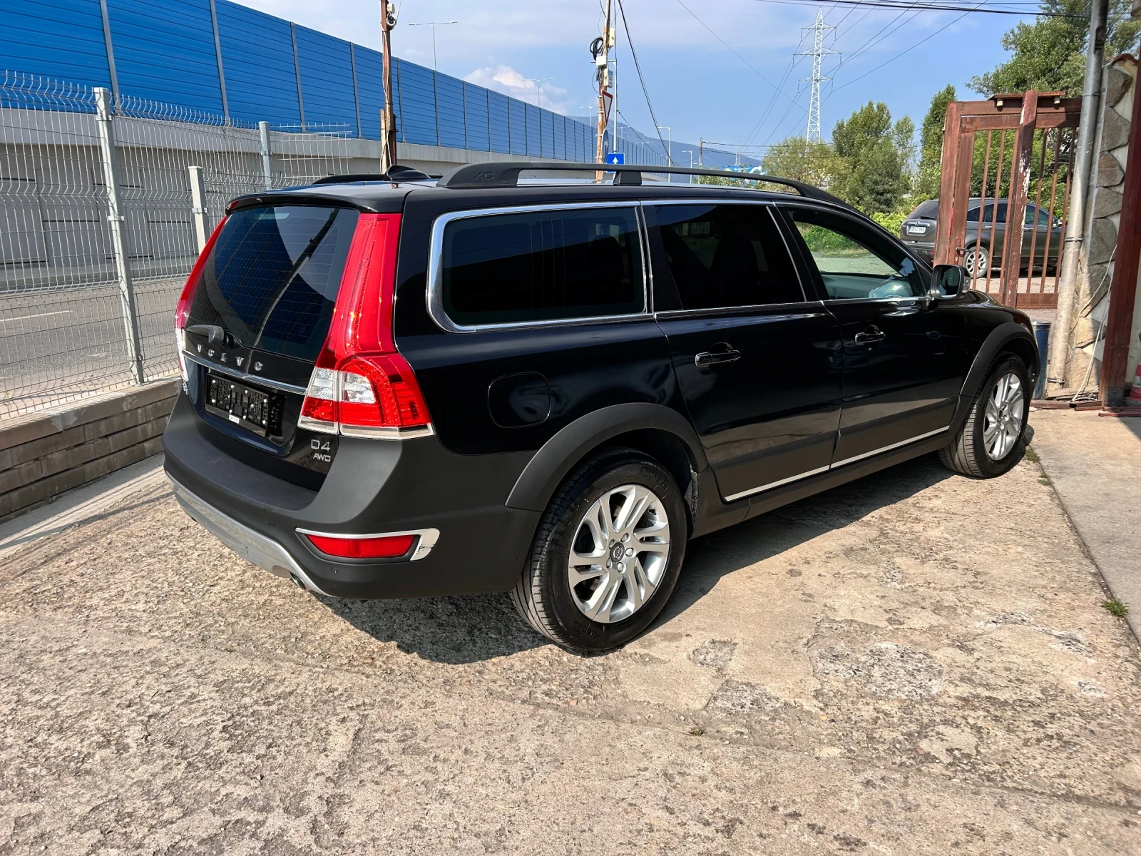 Volvo Xc70 2.4d4 Momentum AWD EURO 6B, снимка 4 - Автомобили и джипове - 55601557