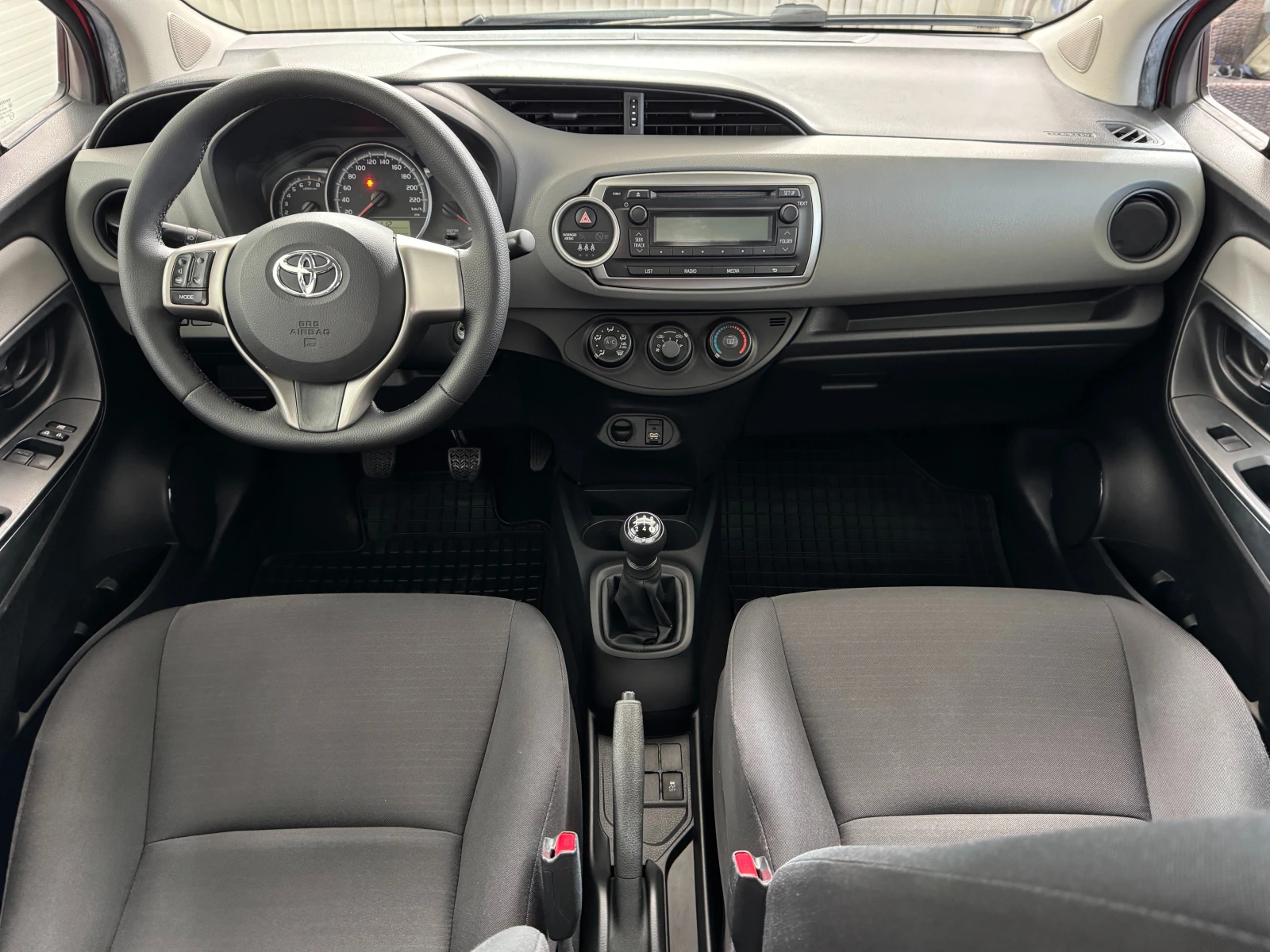 Toyota Yaris 1.0 VVT-i EURO 6B, снимка 10 - Автомобили и джипове - 56138013