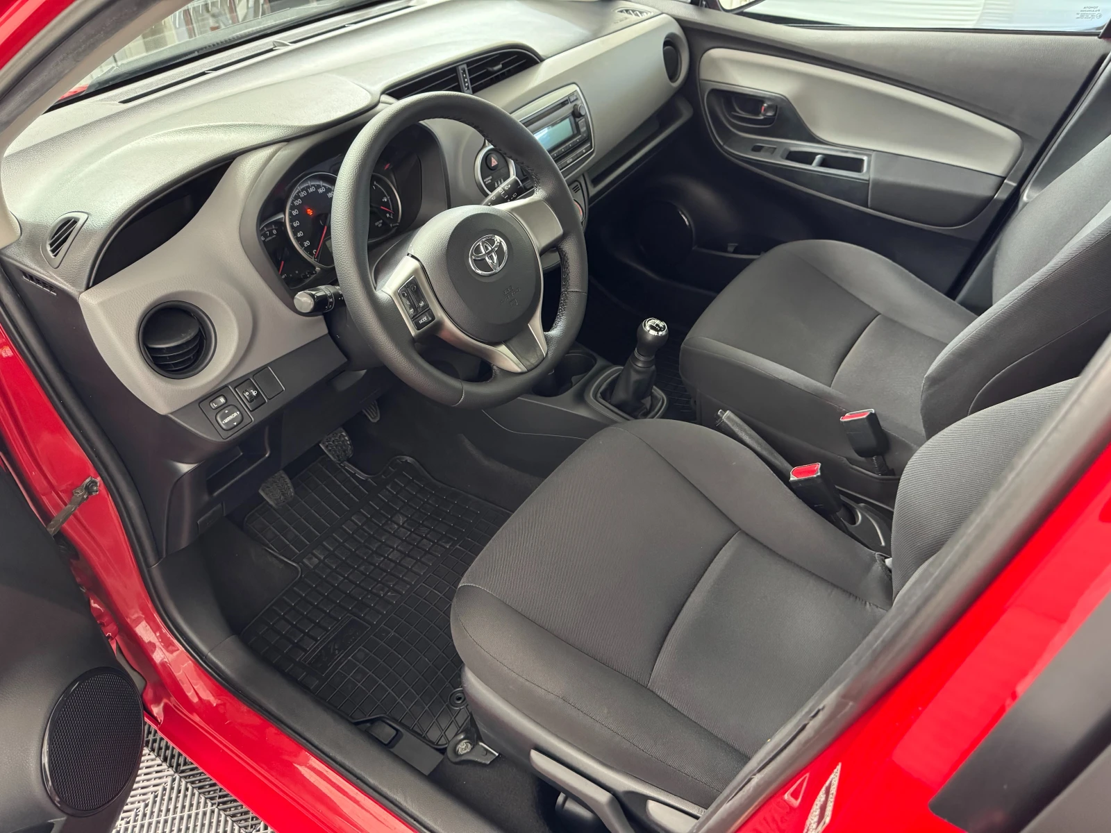 Toyota Yaris 1.0 VVT-i EURO 6B, снимка 9 - Автомобили и джипове - 56138013