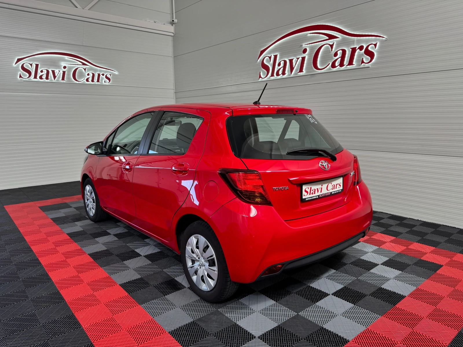 Toyota Yaris 1.0 VVT-i EURO 6B, снимка 4 - Автомобили и джипове - 56138013