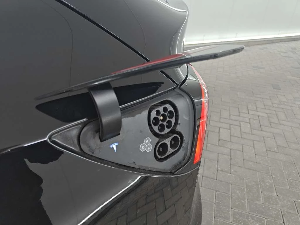 Tesla Model Y Long Range - Dual Motor, снимка 17 - Автомобили и джипове - 56317778