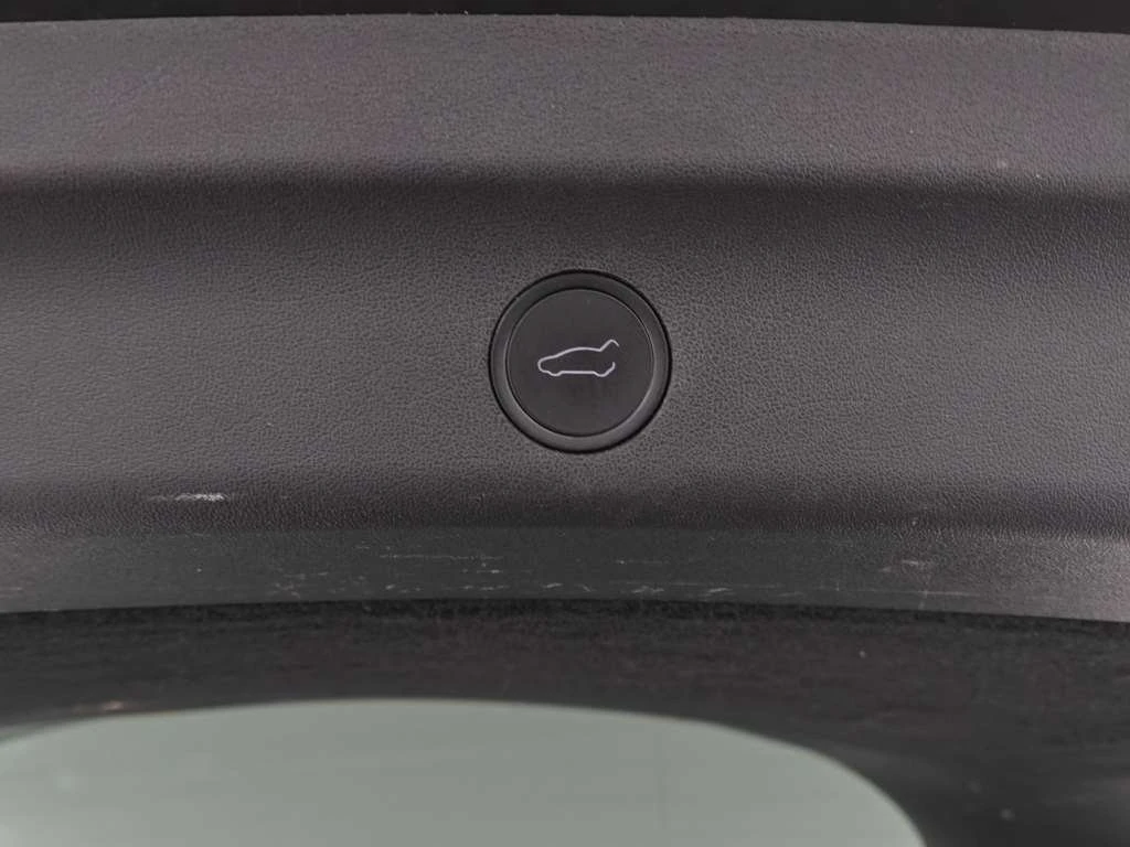 Tesla Model Y Long Range - Dual Motor, снимка 10 - Автомобили и джипове - 56317778