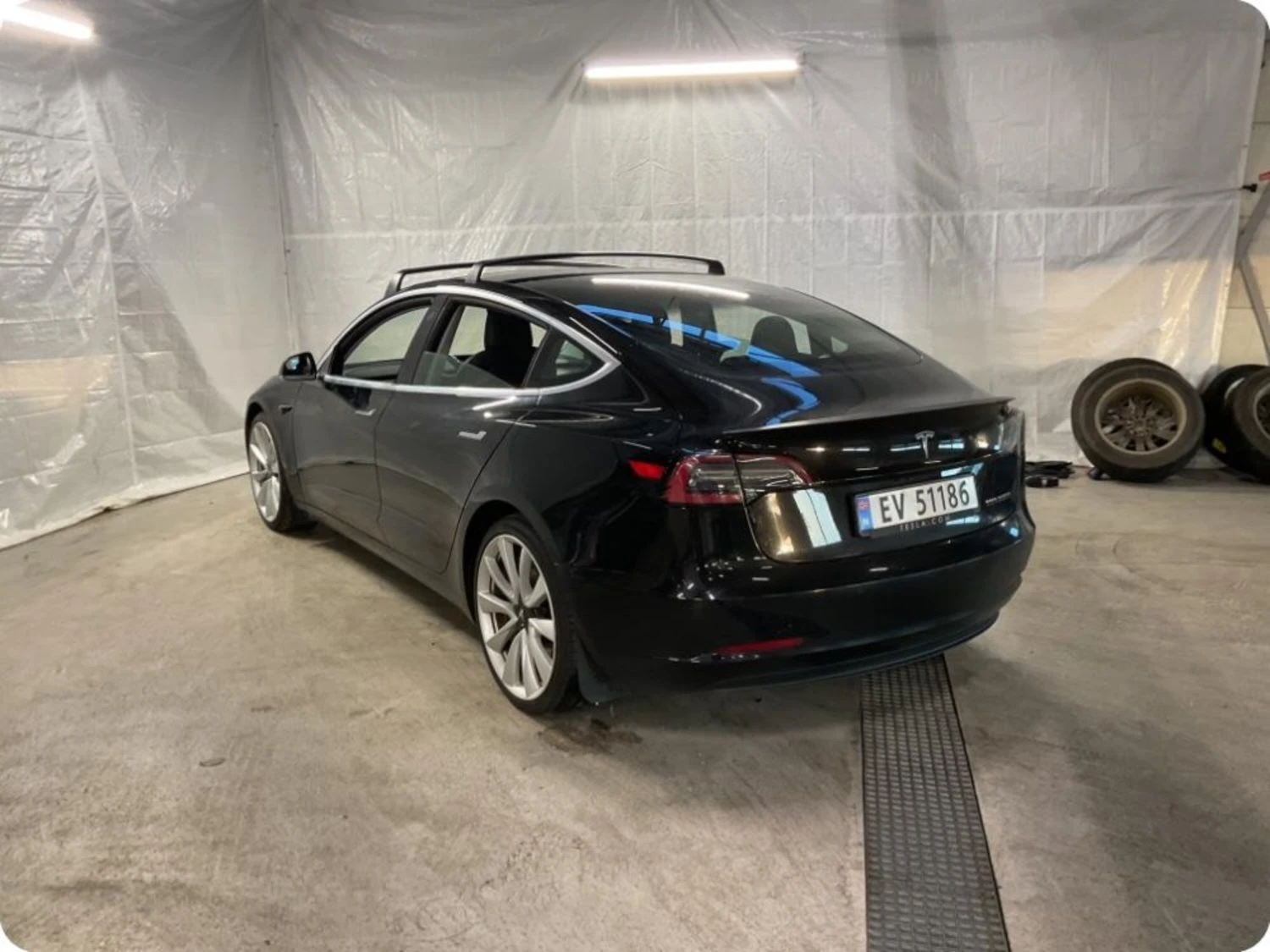 Tesla Model 3 Long Range AWD Performance, снимка 3 - Автомобили и джипове - 56323831