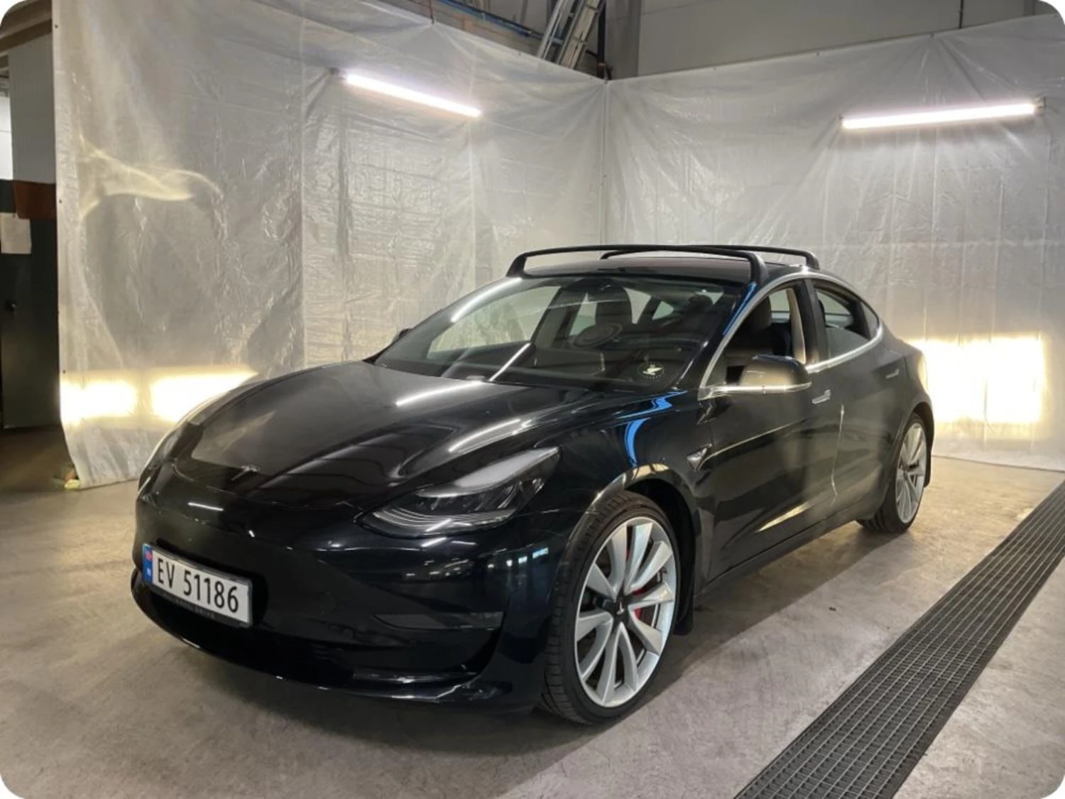 Tesla Model 3 Long Range AWD Performance