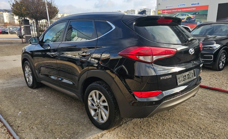 Hyundai Tucson 2.0 CRDI, снимка 6 - Автомобили и джипове - 48504000