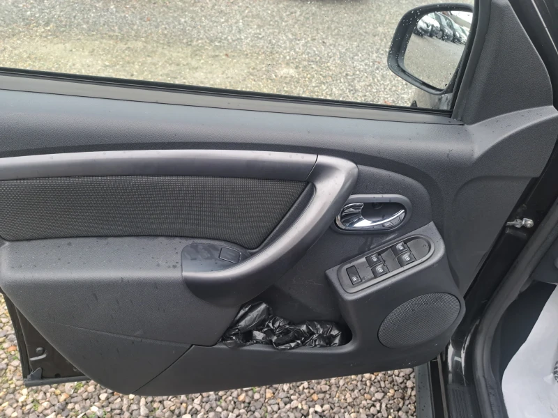 Dacia Duster 1.6 GPL EURO6, снимка 8 - Автомобили и джипове - 52573353