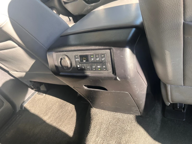 Toyota Sequoia, снимка 9 - Автомобили и джипове - 52807652