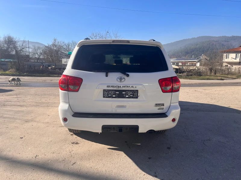 Toyota Sequoia, снимка 2 - Автомобили и джипове - 52807652