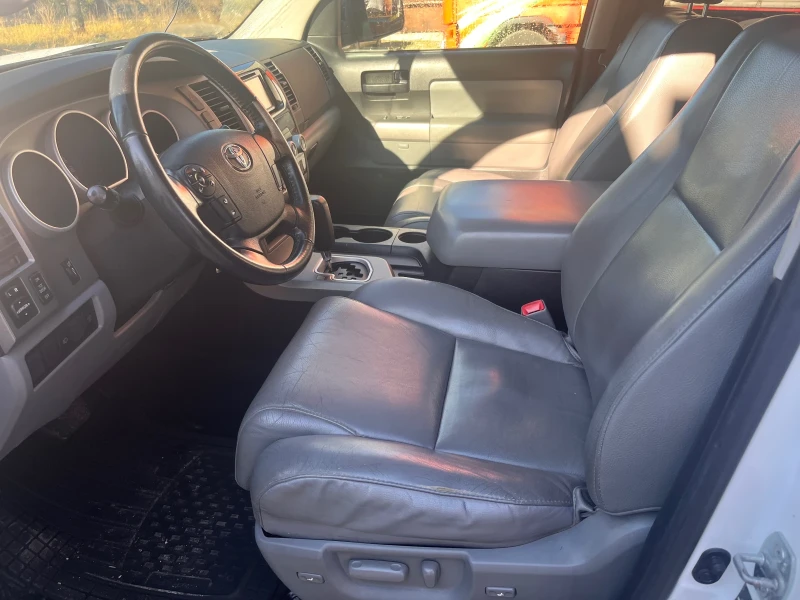 Toyota Sequoia, снимка 5 - Автомобили и джипове - 52807652