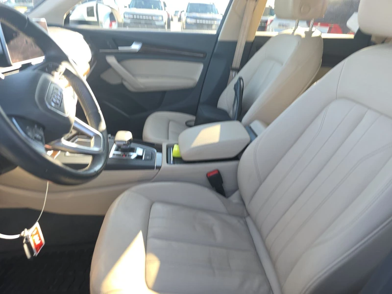 Audi Q5 2.0T* MATRIX* ДИГИТАЛНО* ТАБЛО* 360КАМЕРА* LANE* A, снимка 10 - Автомобили и джипове - 53275575