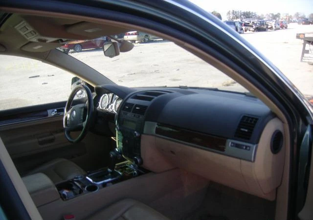 VW Touareg 2.5 tdi, снимка 4 - Автомобили и джипове - 49530204