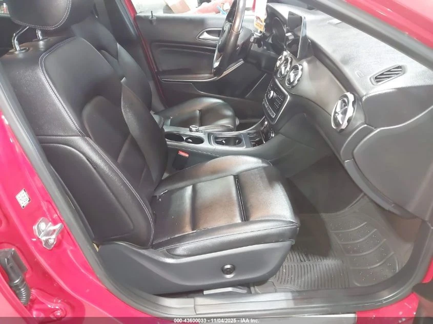 Mercedes-Benz GLA 250 2018 MERCEDES-BENZ GLA 250 4MATIC - изображение 10