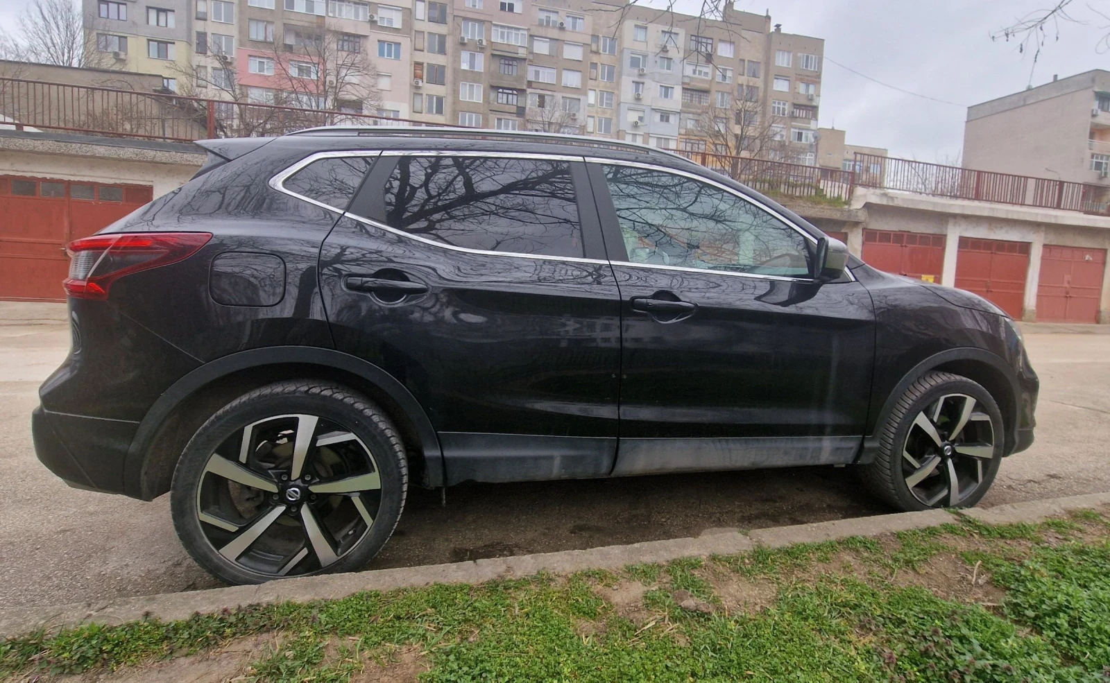 Nissan Qashqai, снимка 8 - Автомобили и джипове - 53937735