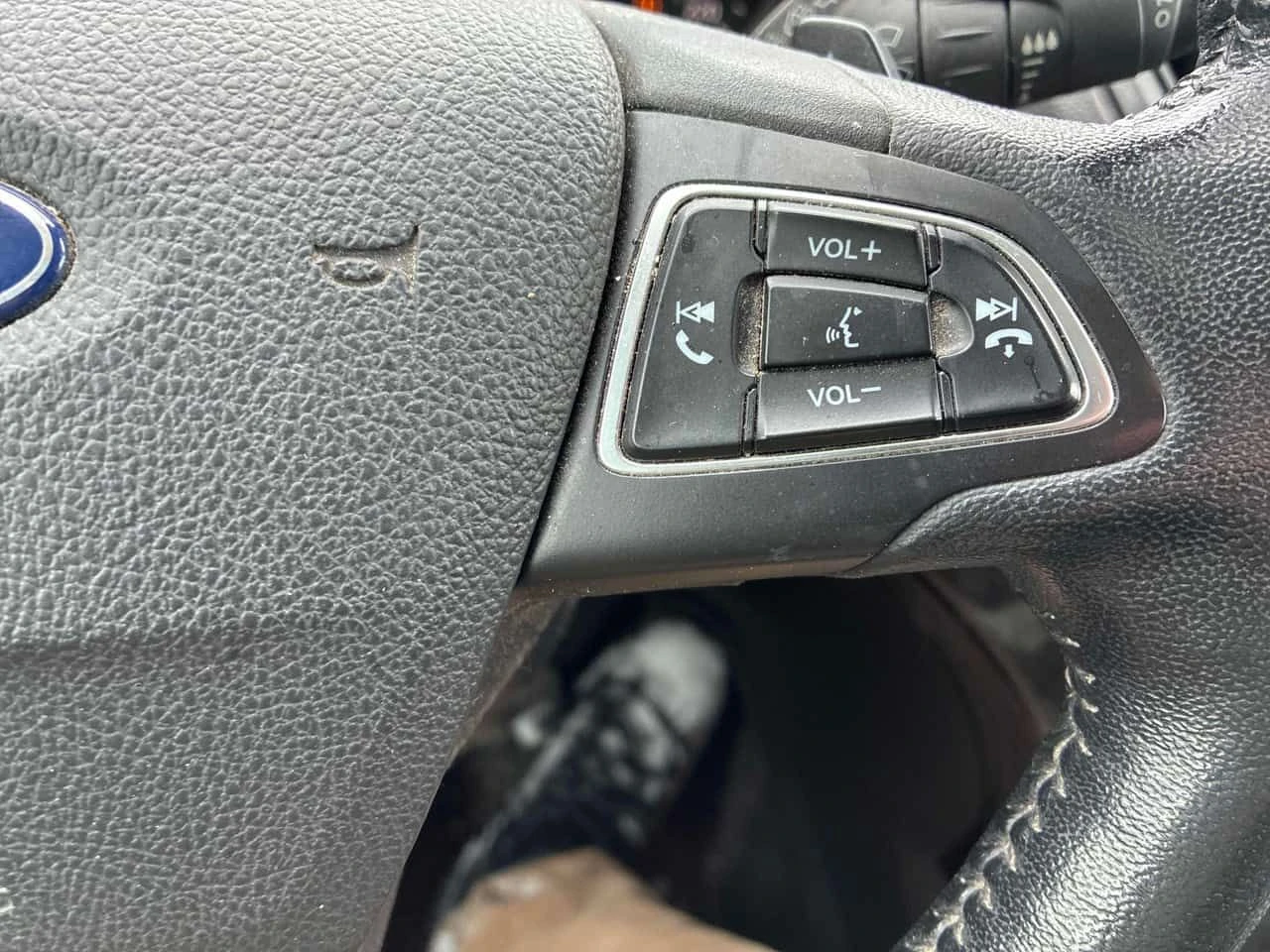 Ford Escape * TITANIUM * * KEYLESS GO* * KEYLESS ENTRY* , снимка 15 - Автомобили и джипове - 53999164