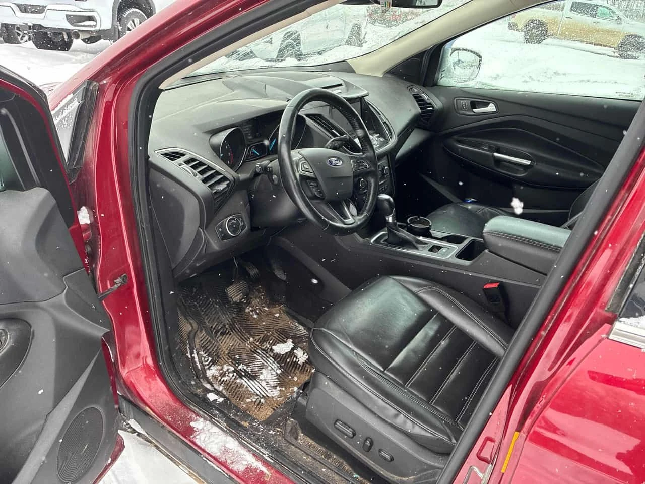 Ford Escape * TITANIUM * * KEYLESS GO* * KEYLESS ENTRY* , снимка 8 - Автомобили и джипове - 53999164