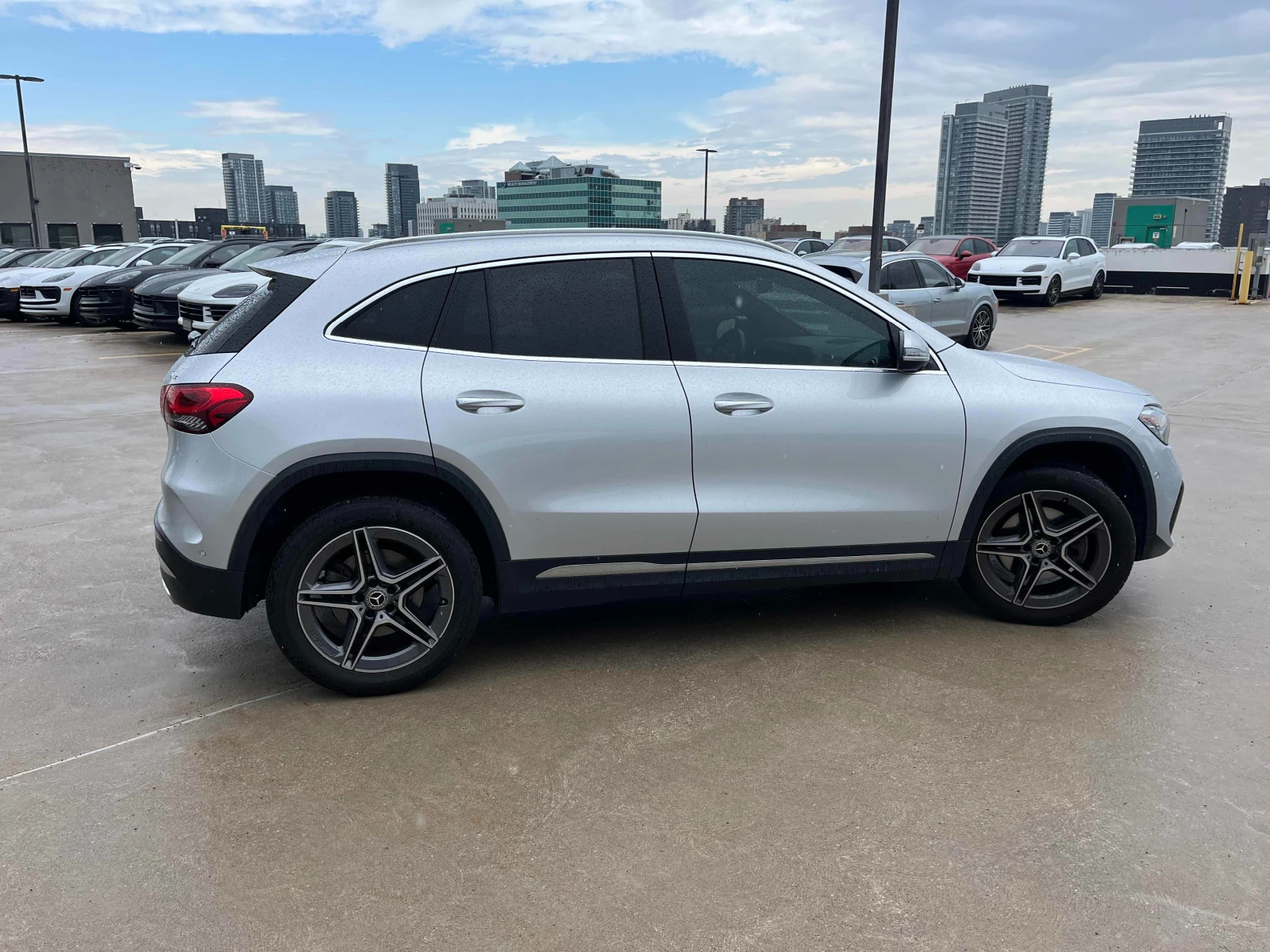 Mercedes-Benz GLA 250 ПАНОРАМА * ПОДГРЕВИ * CARFAX * АВТО КРЕДИТ * , снимка 4 - Автомобили и джипове - 55064745